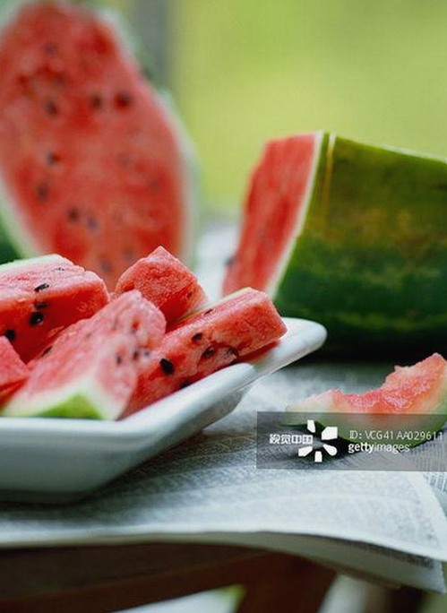 娱乐圈新动态：多位网红与明星八卦话题持续升温